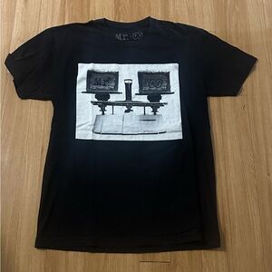 MR. OG Men’s Size Medium Black & White Graphic Short Sleeve Tee W/Scales🔥